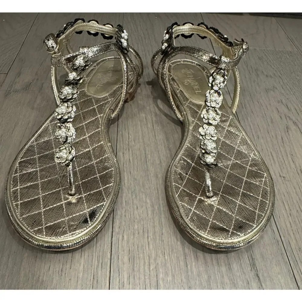 Chanel 38C Pewter Silver Oxidized Silver Thong Sandals Pearl Flower Camellia